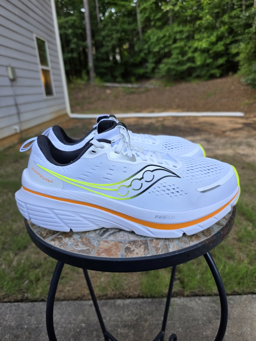 Saucony Guide 18 S20998-131 White Peel Running Shoes Sneakers Men's Size 10.5